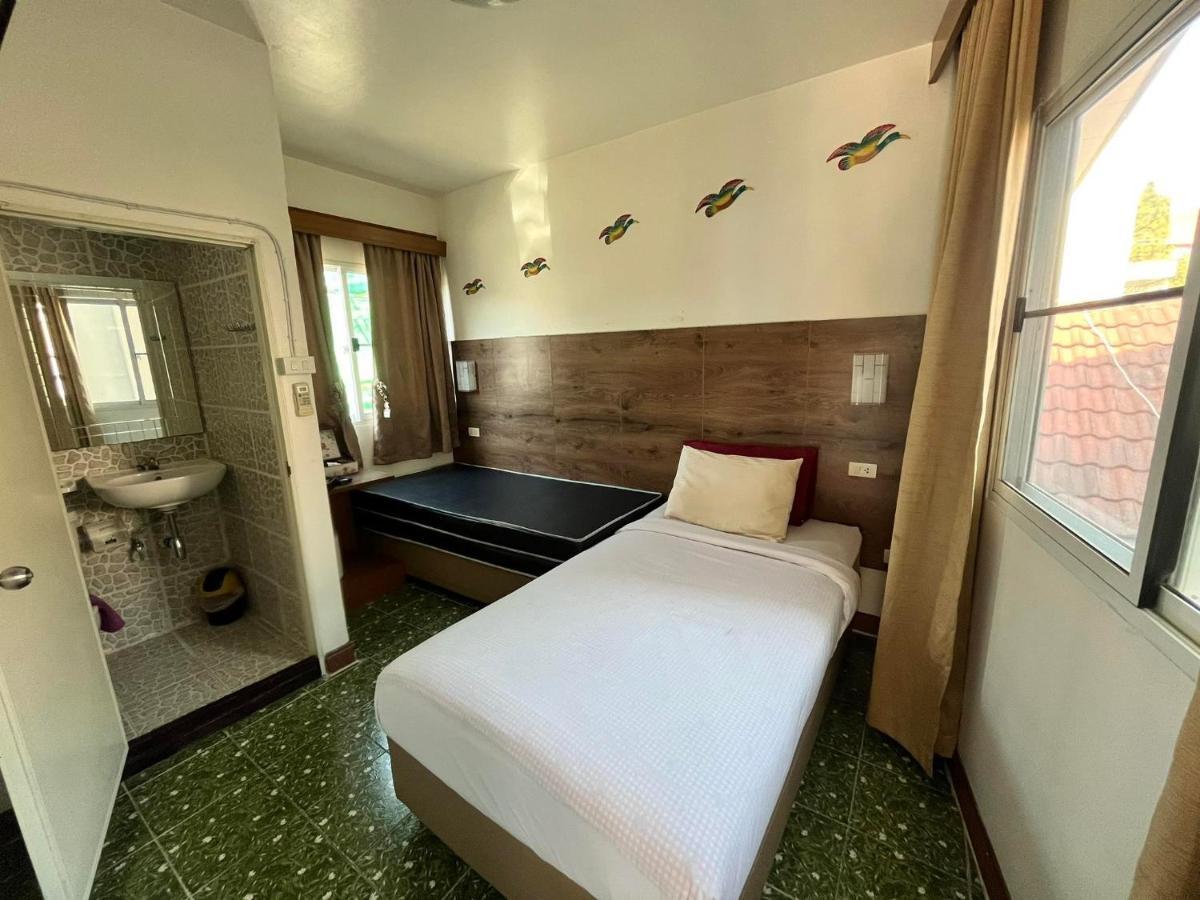 Baan Rachaya Lägenhet Chiang Mai Exteriör bild